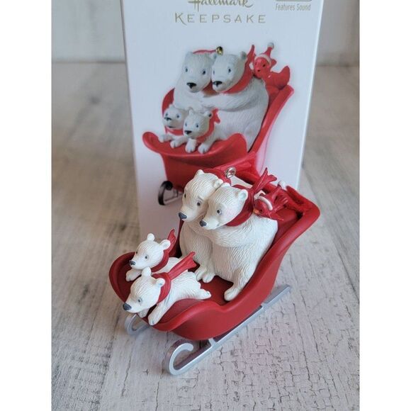Hallmark magic Sleigh Ride ornament Xmas - Picture 1 of 8